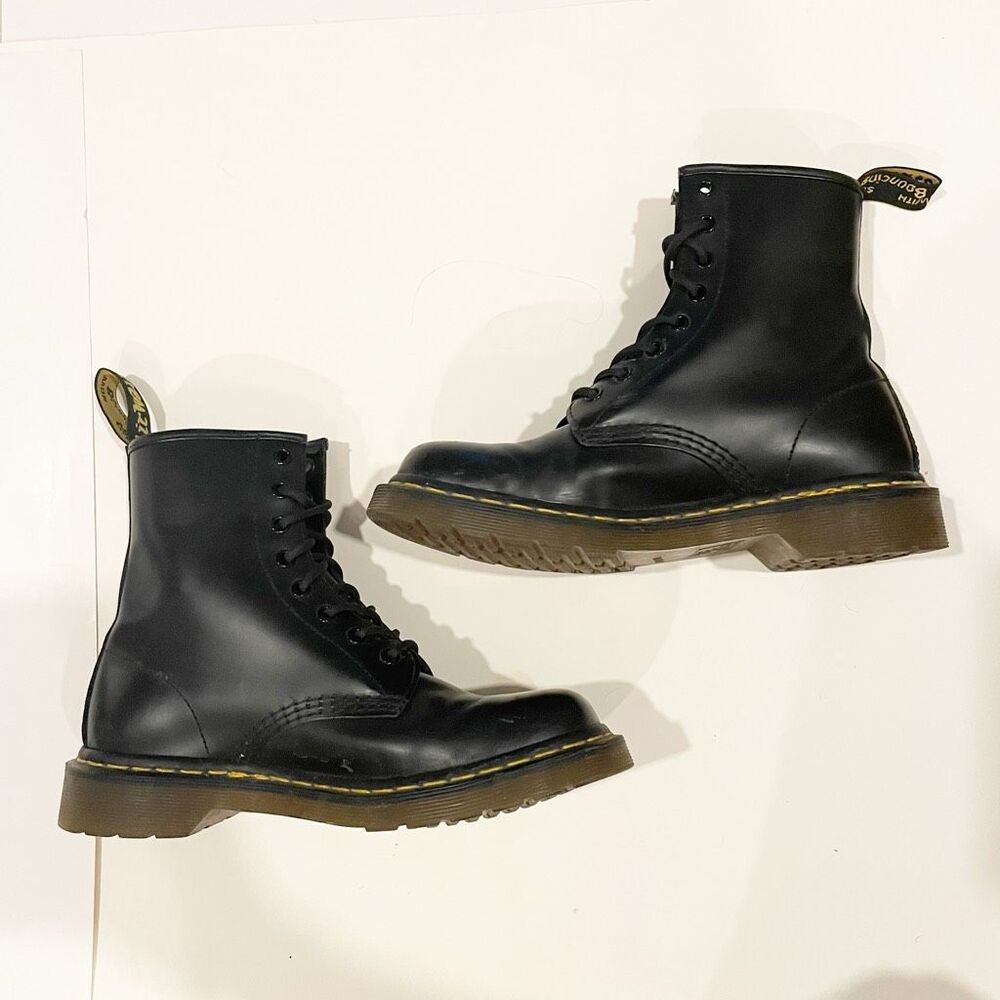 Dr. Martens 1460 Womens Size 8 Smooth Black Leather Lace Up Boot $170.00